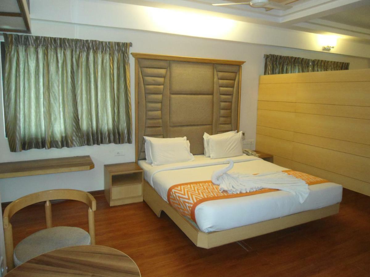 Hotel Rajadhane Maduraj Zewnętrze zdjęcie